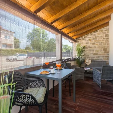 Appartement Radovan 1 *